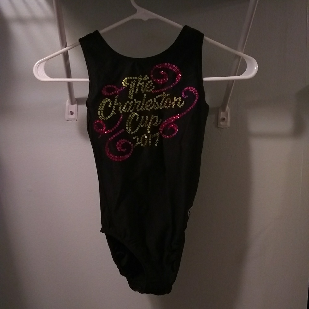 Black zone leo it says The Charleston Cup 2017